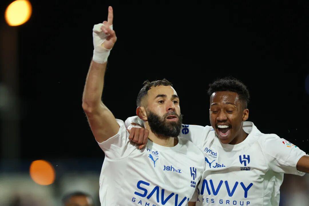 AYX GAMES-本泽马首秀戴帽，C罗“罢赛”风波升级，沙特联发言人：没有人能决定其球队之外的决策